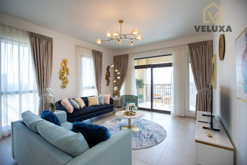 Veluxa - Luxury And Bright 1 Bedroom Apartment, Burj View! Dubaj Kültér fotó