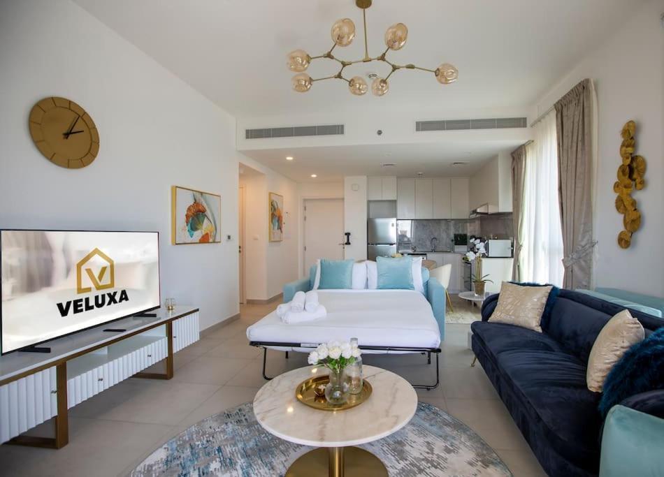 Veluxa - Luxury And Bright 1 Bedroom Apartment, Burj View! Dubaj Kültér fotó