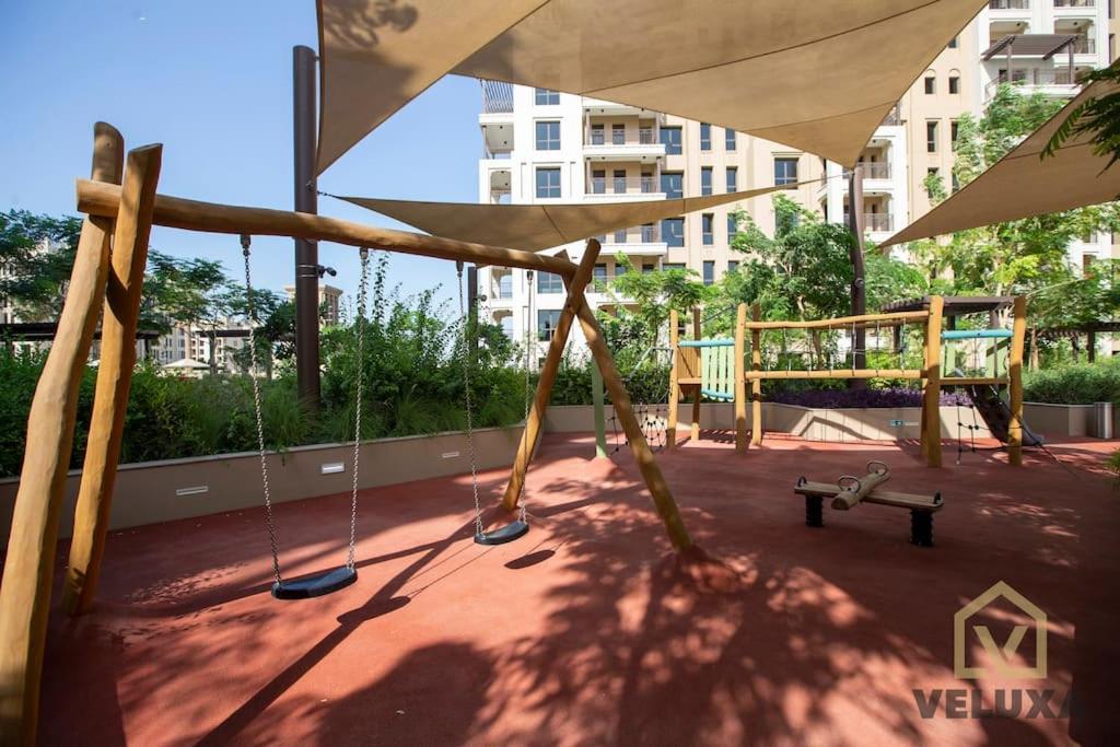 Veluxa - Luxury And Bright 1 Bedroom Apartment, Burj View! Dubaj Kültér fotó